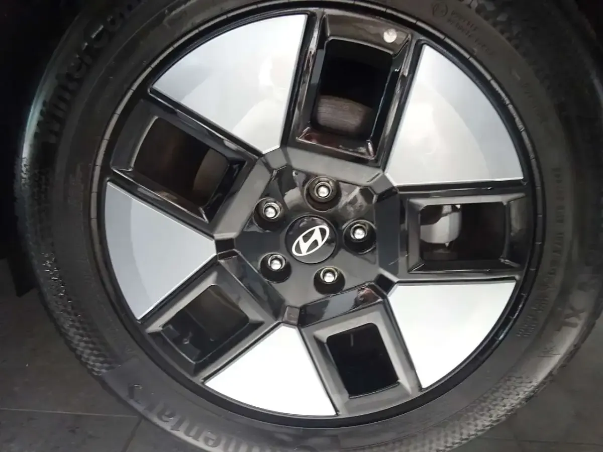 Gebraucht Hyundai Santa Fe Intro Edition 215 PS (158 kW) 2025 Abyss black / mic SUV