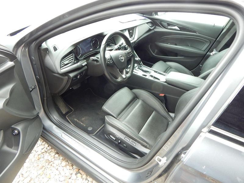 Gebraucht Opel Insignia Country Tourer Exklusiv 209 PS (153 kW) 2018 Grau Kombi