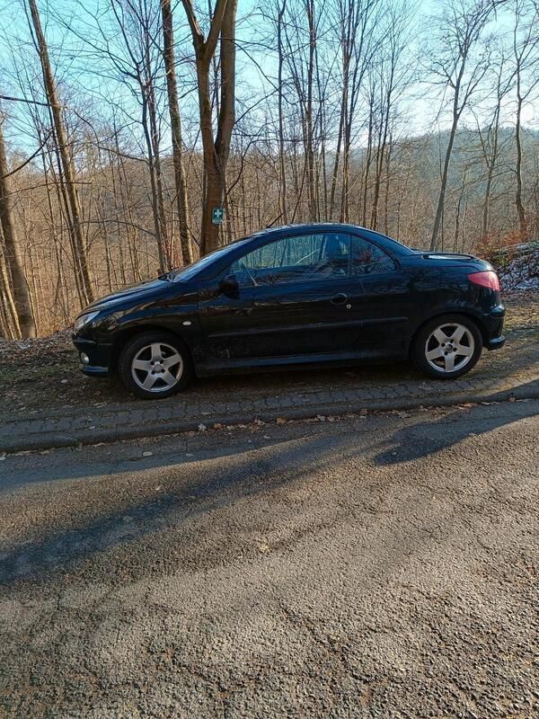 Schwarz Gebraucht 2005 Peugeot 206 CC Cabrio | 2.111 € (Fairer Preis) - Bild 1/4