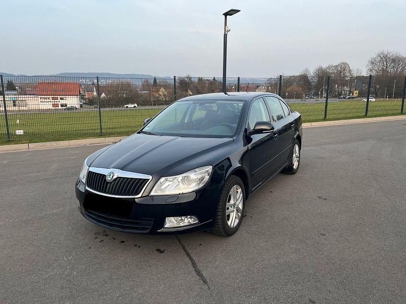 Gebraucht Skoda Octavia 122 PS (89 kW) 2011 Schwarz Limousine