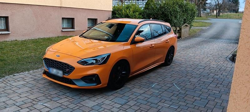 Gebraucht Ford Focus ST 280 PS (205 kW) 2020 Orange Kombi