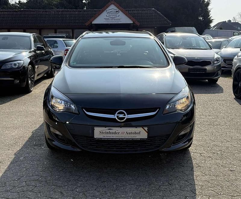 Gebraucht Opel Astra Edition 110 PS (80 kW) 2014 Karbonschw graphitschw midnigh Kombi