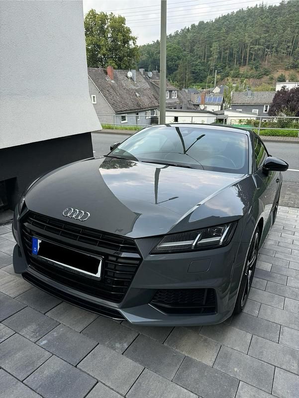 Grau Gebraucht 2017 Audi TT Competition Coupé | 28.500 € (Teuer) - Bild 1/2