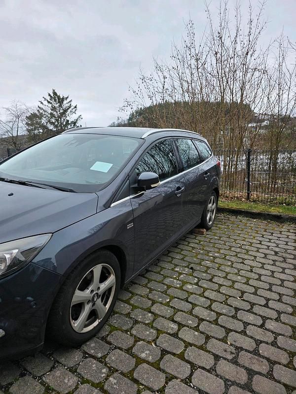 Używany Ford Focus Titanium 116 KM (85 kW) 2012 Szary Kombi