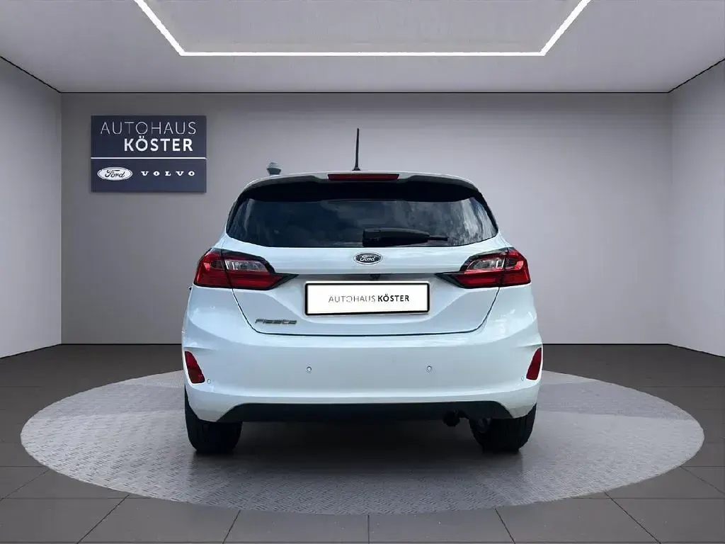 Gebraucht Ford Fiesta Titanium 101 PS (74 kW) 2023 Frostweiß Kleinwagen