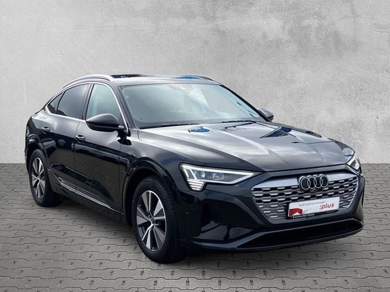 Gebraucht Audi Q8 Sportback e-tron Advanced 300 kW (408 PS) 2024 Mythosschwarz metallic SUV