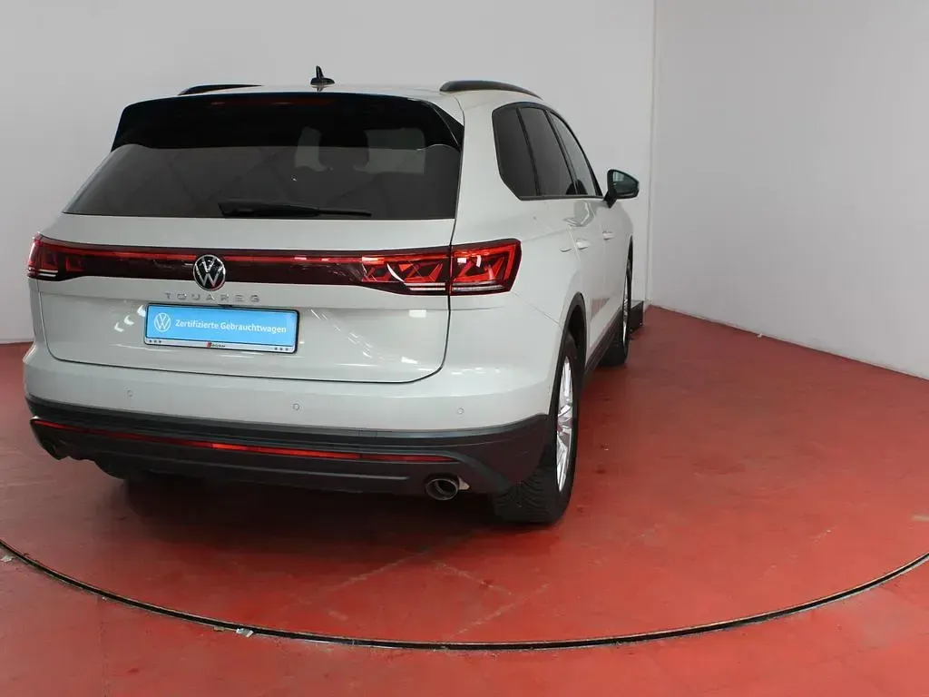 Gebraucht VW Touareg 231 PS (169 kW) 2025 Sechura beige metallic (metallic) SUV