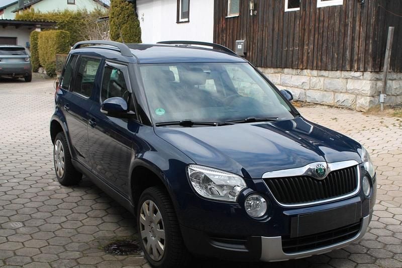 Gebraucht Skoda Yeti 110 PS (80 kW) 2012 Blau SUV