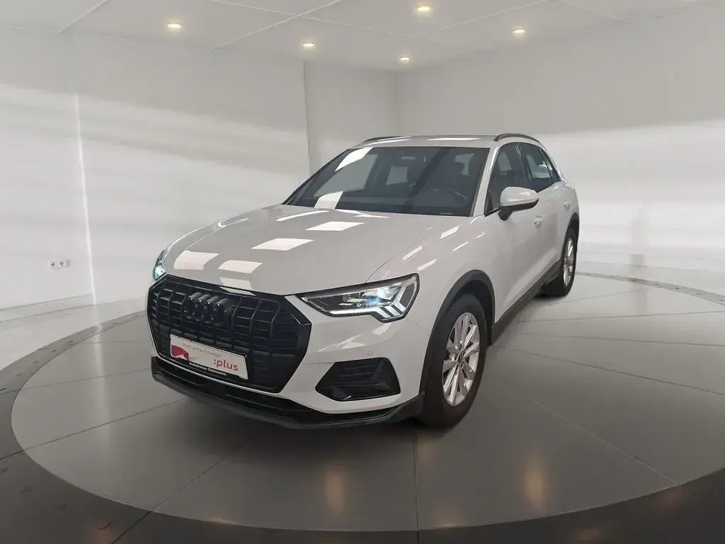 Gebraucht Audi Q3 S-Line 150 PS (110 kW) 2023 Gletscherweiß metallic SUV