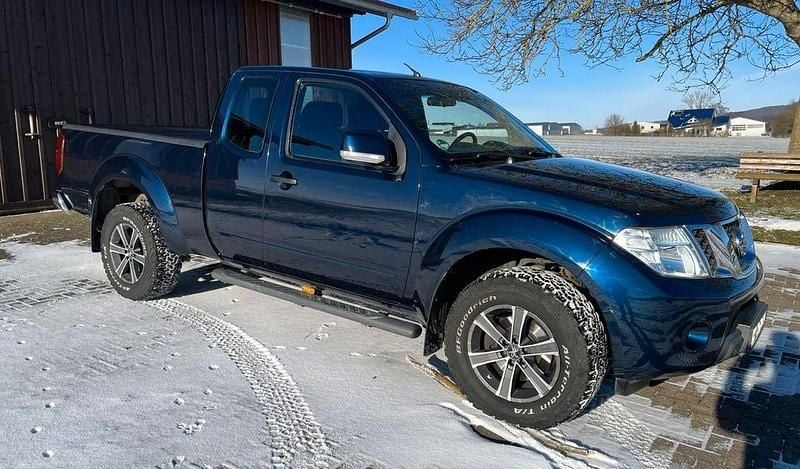 Blau Gebraucht 2013 Nissan Navara Abholung | 17.800 € - Bild 1/4