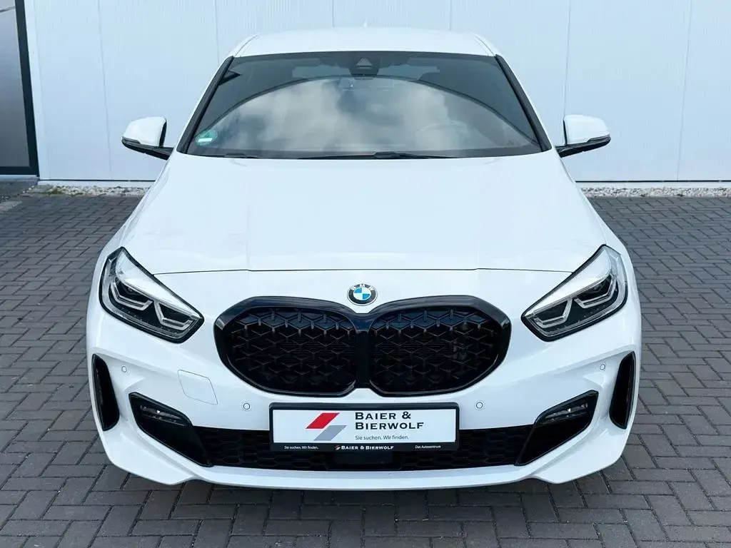 Gebraucht BMW 118 M Sport 140 PS (102 kW) 2020 Alpinweiss iii Kleinwagen