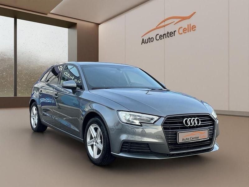 Gebraucht Audi A3 Sport 116 PS (85 kW) 2019 Grau Limousine