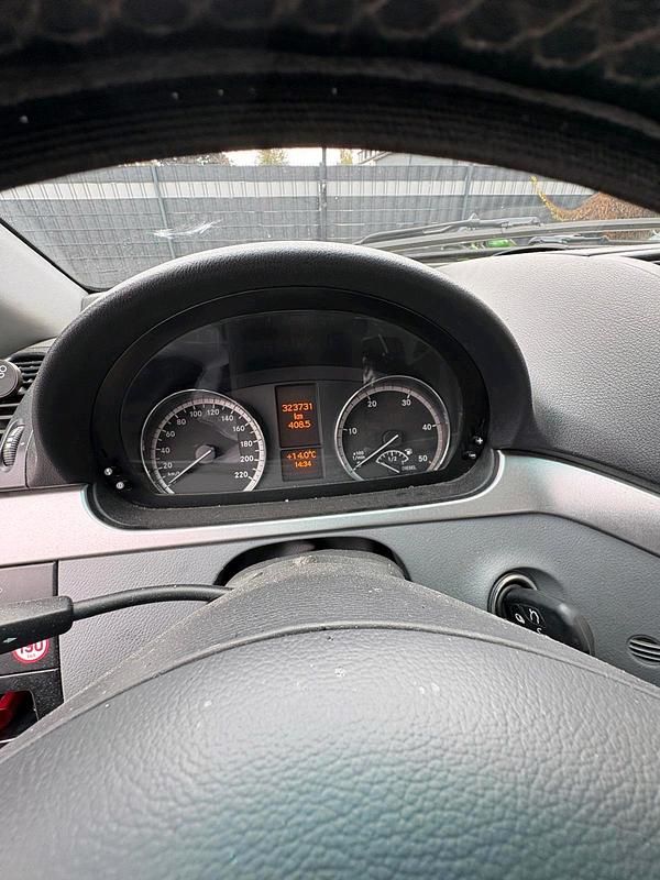 Gebraucht Mercedes Viano 203 PS (149 kW) 2010 Grau Van / Kleinbus