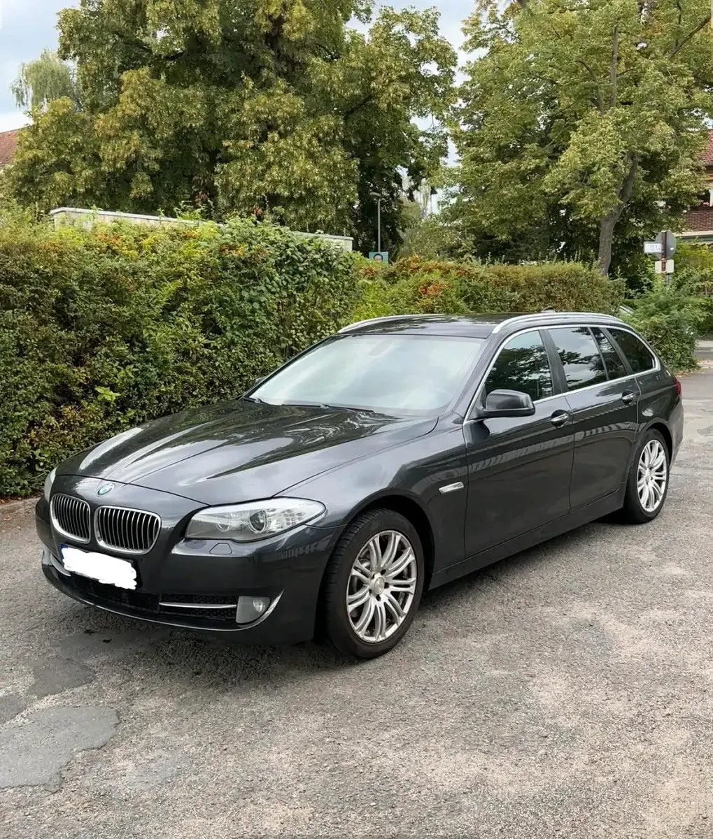 Gebraucht BMW 520 Comfort Edition 184 PS (135 kW) 2012 Schwarz Kombi