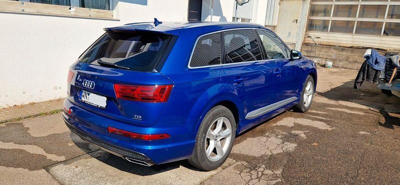 Gebraucht Audi Q7 Premium 218 PS (160 kW) 2017 Blau SUV