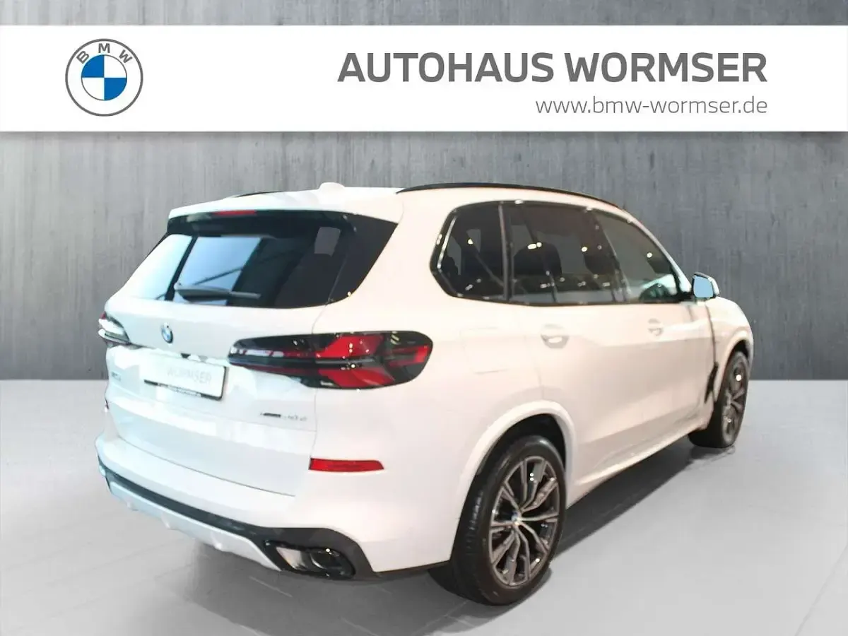Neu BMW X5 M Sport 298 PS (219 kW) 2025 Weiß SUV