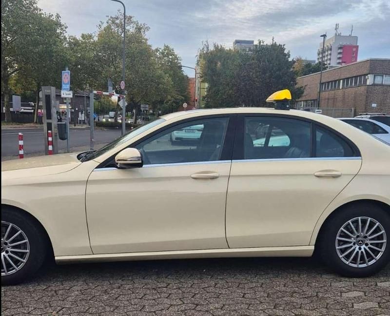 Brugt Mercedes E220 Elegance 194 HK (142 kW) 2019 Beige Sedan