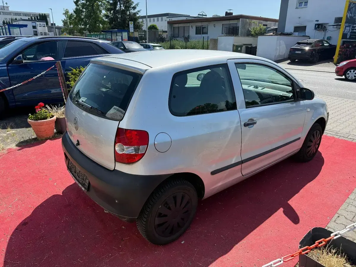 Gebraucht VW Fox Basis 54 PS (39 kW) 2006 Grau Kleinwagen