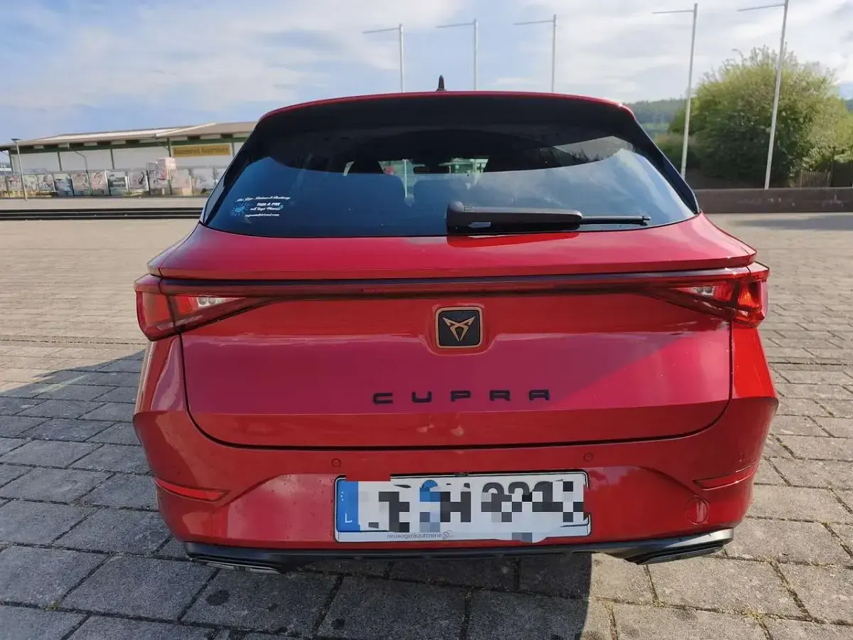 Gebraucht Cupra Leon Basis 190 PS (139 kW) 2023 Rot Kombi