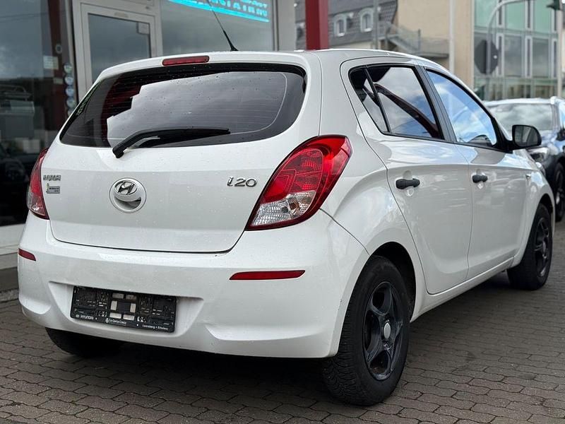Gebraucht Hyundai i20 Edition 86 PS (63 kW) 2014 Weiß Kleinwagen