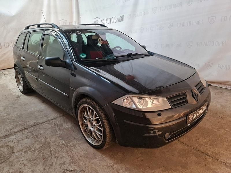 Gebraucht Renault Mégane GrandTour Dynamique 135 PS (99 kW) 2004 Schwarz Kombi