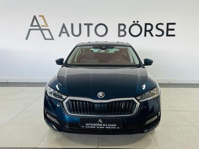 Gebraucht Skoda Octavia 204 PS (150 kW) 2022 Lavablau metallic Limousine