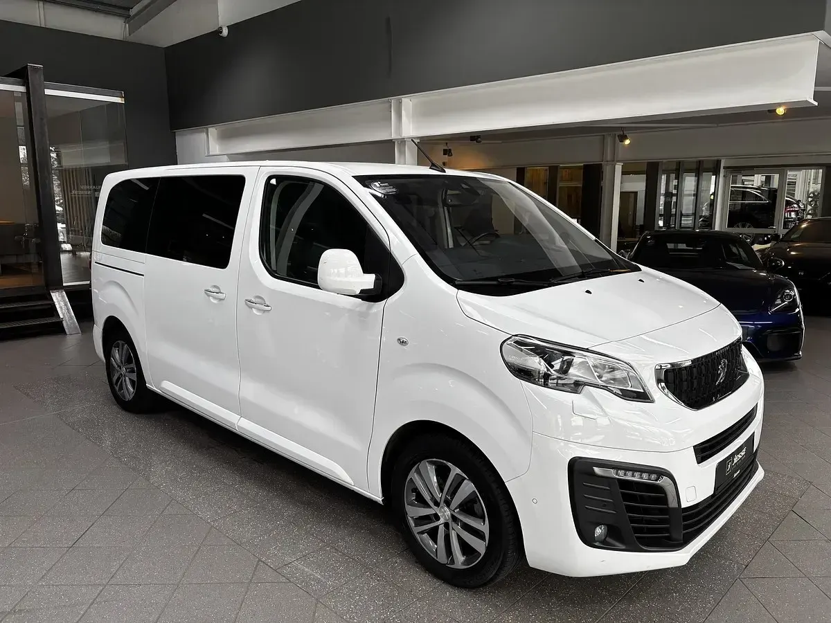 Gebraucht Peugeot Traveller 150 PS (110 kW) 2020 Weiß Van / Kleinbus