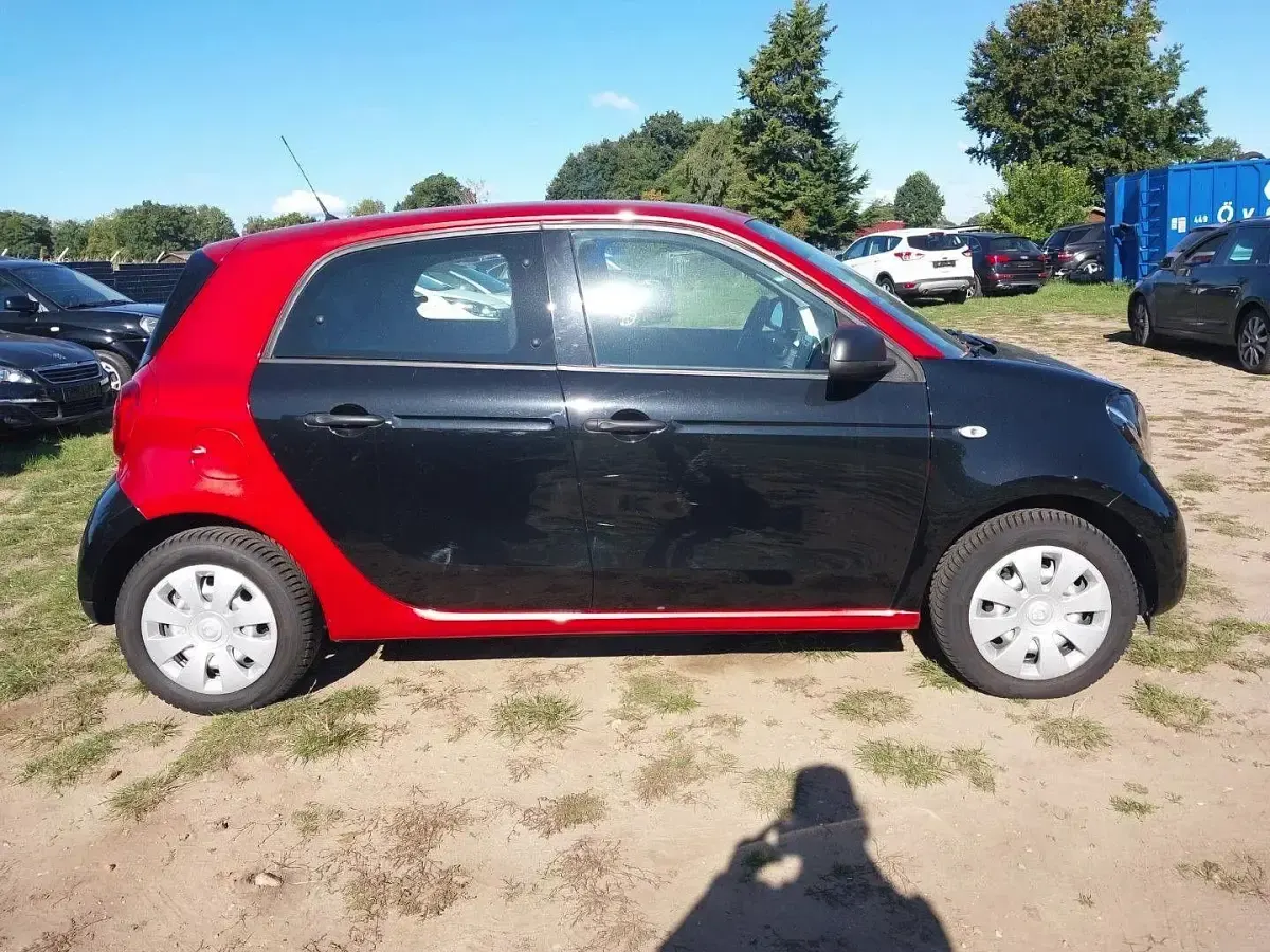 Gebraucht Smart ForFour Basis 71 PS (52 kW) 2019 Schwarz Kleinwagen