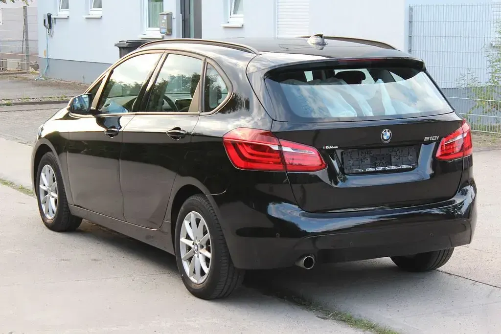 Gebraucht BMW 218 Active Tourer Advantage 136 PS (100 kW) 2018 Schwarz Van / Kleinbus