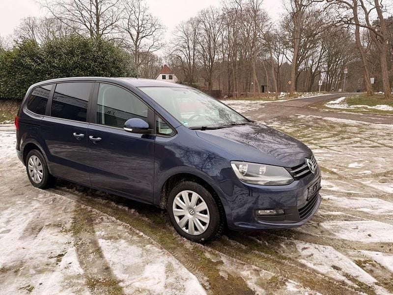 Gebraucht VW Sharan Trendline 140 PS (102 kW) 2012 Blau Van / Kleinbus