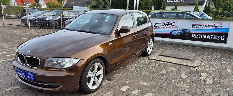 Braun Gebraucht 2010 BMW 116 Efficient Dynamics Kleinwagen | 5.390 € (Fairer Preis) - Bild 1/4