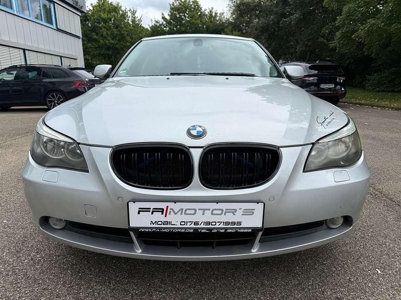 Gebraucht BMW 520 Exclusive 170 PS (125 kW) 2003 Silber Limousine