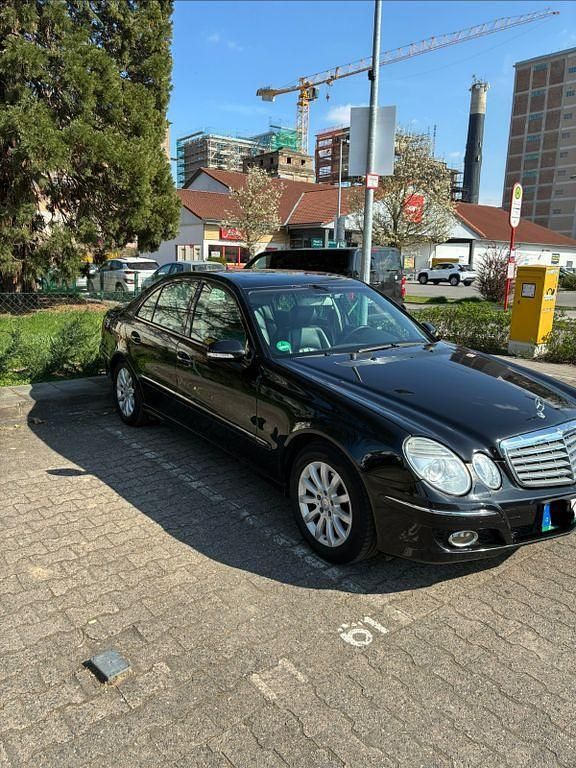Gebraucht Mercedes E280 Elegance 190 PS (139 kW) 2008 Schwarz Limousine