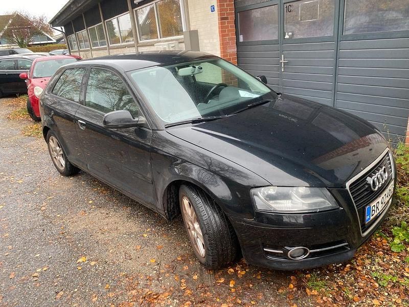 Gebraucht Audi A3 Attraction 105 PS (77 kW) 2011 Schwarz Kleinwagen
