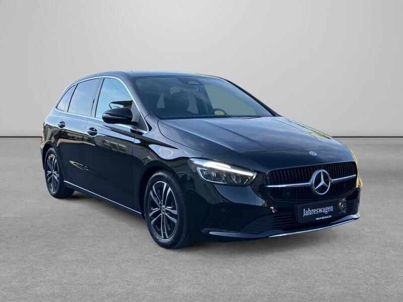 Gebraucht Mercedes B180 Progressive 136 PS (100 kW) 2024 Unilack nachtschwarz Van / Kleinbus