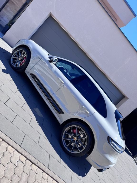 Grau Gebraucht 2023 Porsche Macan GTS SUV | 87.950 € (Fairer Preis) - Bild 1/4