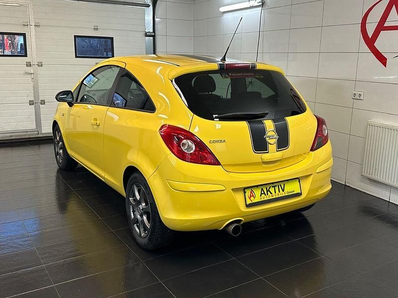 Gebraucht Opel Corsa 87 PS (63 kW) 2012 Gelb Kleinwagen