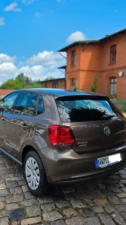 Gebraucht VW Polo Comfortline 60 PS (44 kW) 2014 Braun Limousine