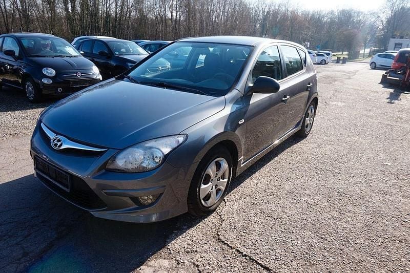 Gebraucht Hyundai i30 Classic 109 PS (80 kW) 2011 Grau Limousine