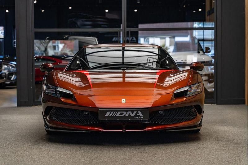 Second-hand Ferrari 296 663 CP (487 kW) 2024 Roșu