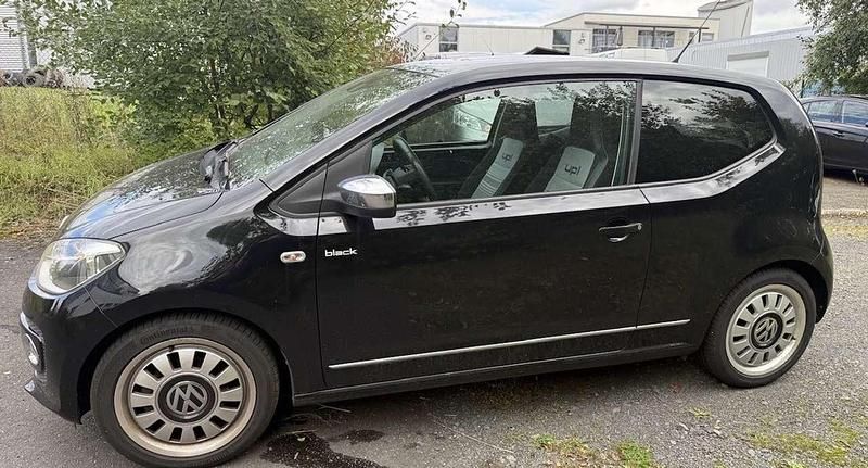 Second-hand VW up! 75 CP (55 kW) 2012 Negru Hatchback