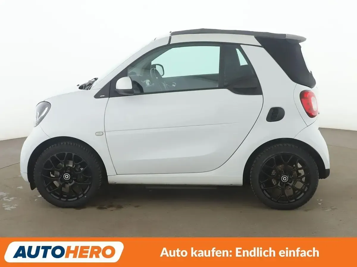 Gebraucht Smart ForTwo Cabrio Basis 90 PS (66 kW) 2019 Weiß Cabrio