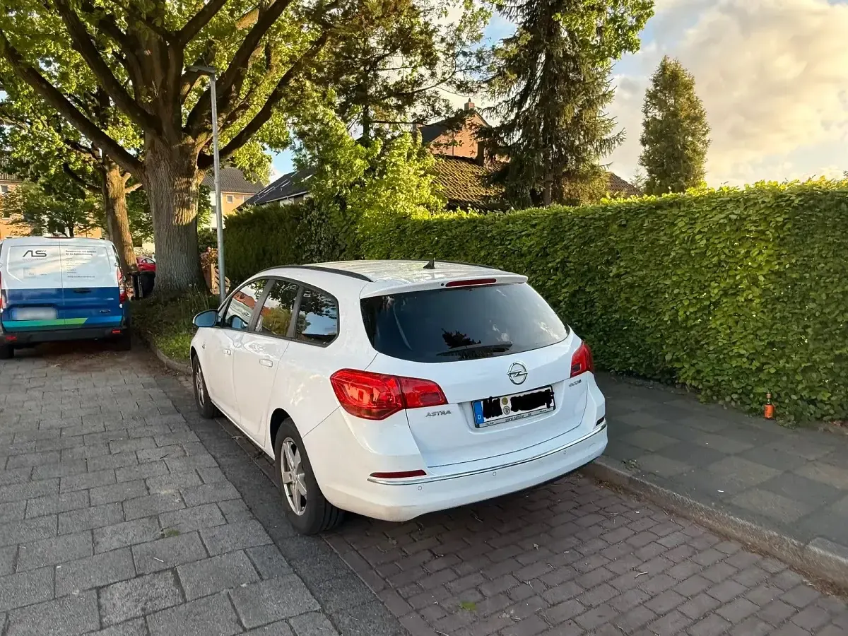 Gebraucht Opel Astra 110 PS (80 kW) 2016 Weiß Kombi