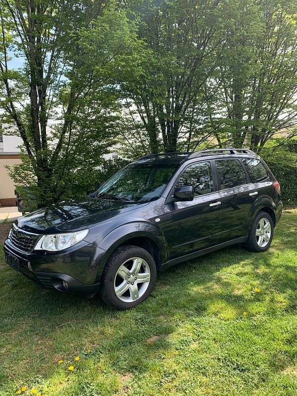 Schwarz Gebraucht 2010 Subaru Forester SUV | 5.800 € (Guter Preis) - Bild 1/4