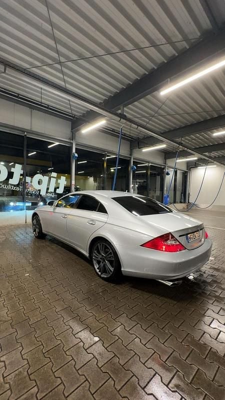 Gebraucht Mercedes CLS320 224 PS (164 kW) 2006 Silber Coupé