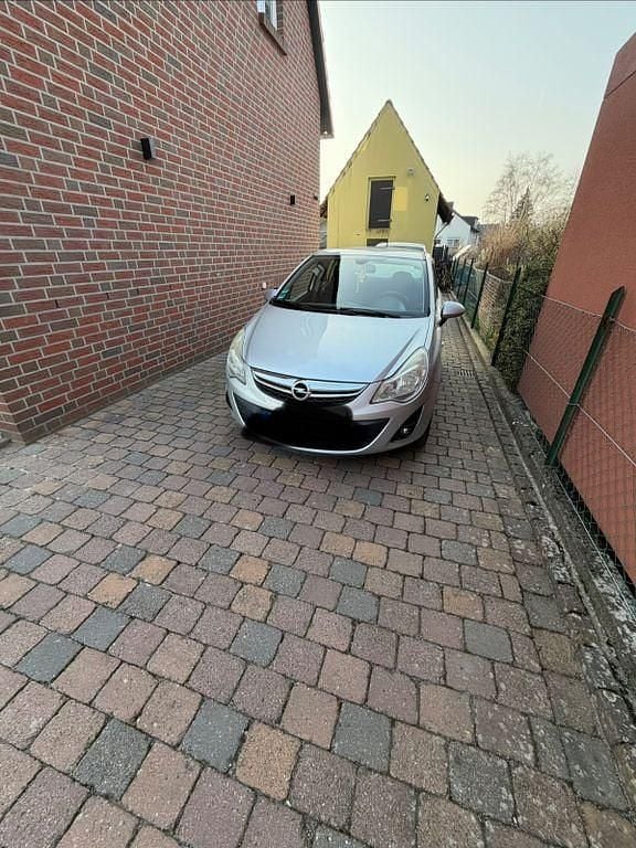 Gebraucht Opel Corsa Edition 75 PS (55 kW) 2013 Silber Kleinwagen