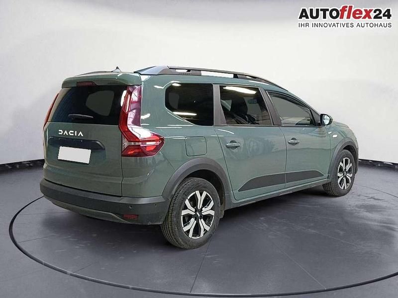 Gebraucht Dacia Jogger 111 PS (81 kW) 2024 Vert lichen kaki Van / Kleinbus