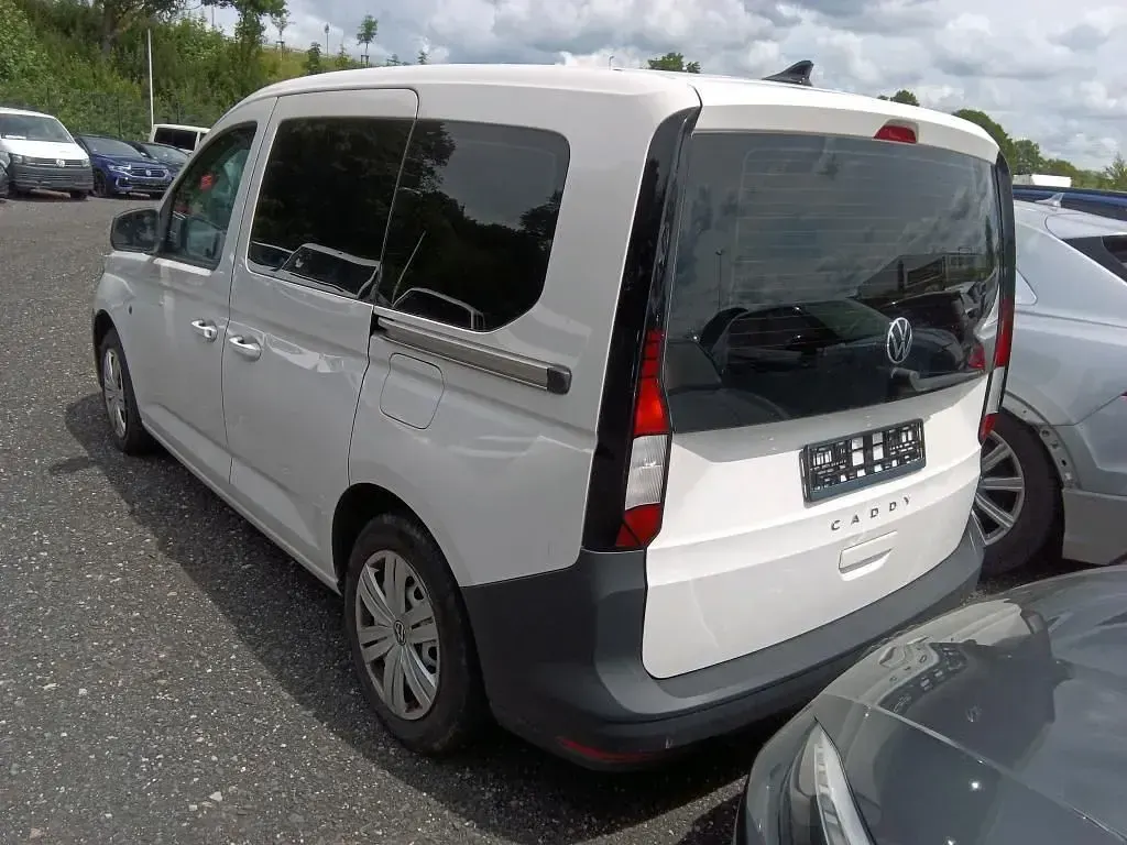 Gebraucht VW Caddy 102 PS (75 kW) 2022 Weiß Van / Kleinbus
