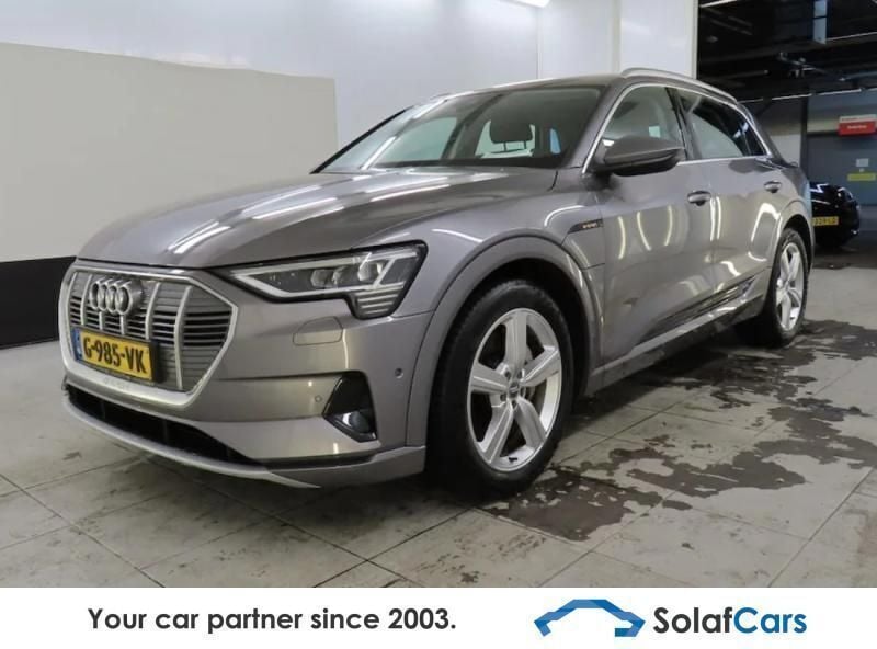 Grau Gebraucht 2019 Audi e-tron SUV | 19.905 € (Guter Preis) - Bild 1/4