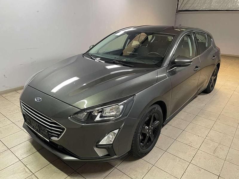 Magneticgrau (metallic) Gebraucht 2021 Ford Focus Kombi | 11.900 € (Superpreis) - Bild 1/4